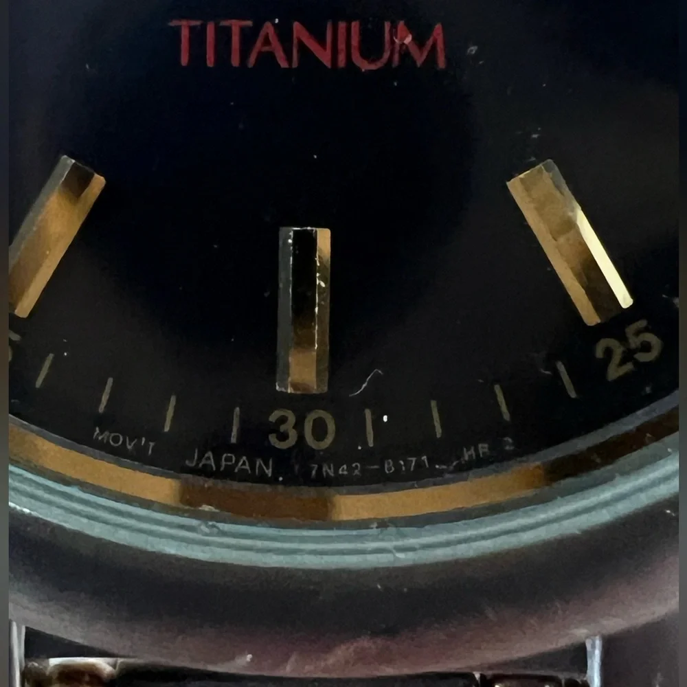 Seiko Titanium Rare Vintage Men’s Watch Two-Tone Titanium Bracelet Blue Dial